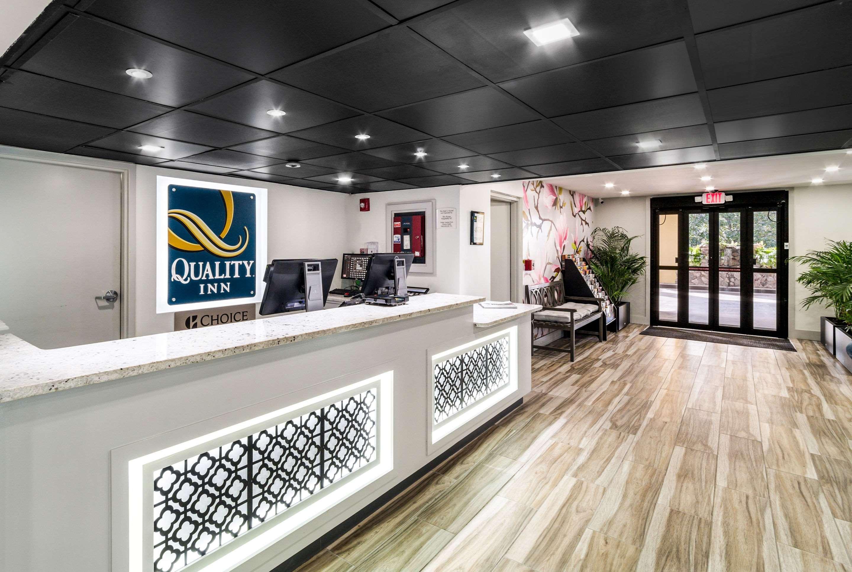 Quality Inn Coliseum Север Чарлстон Экстерьер фото