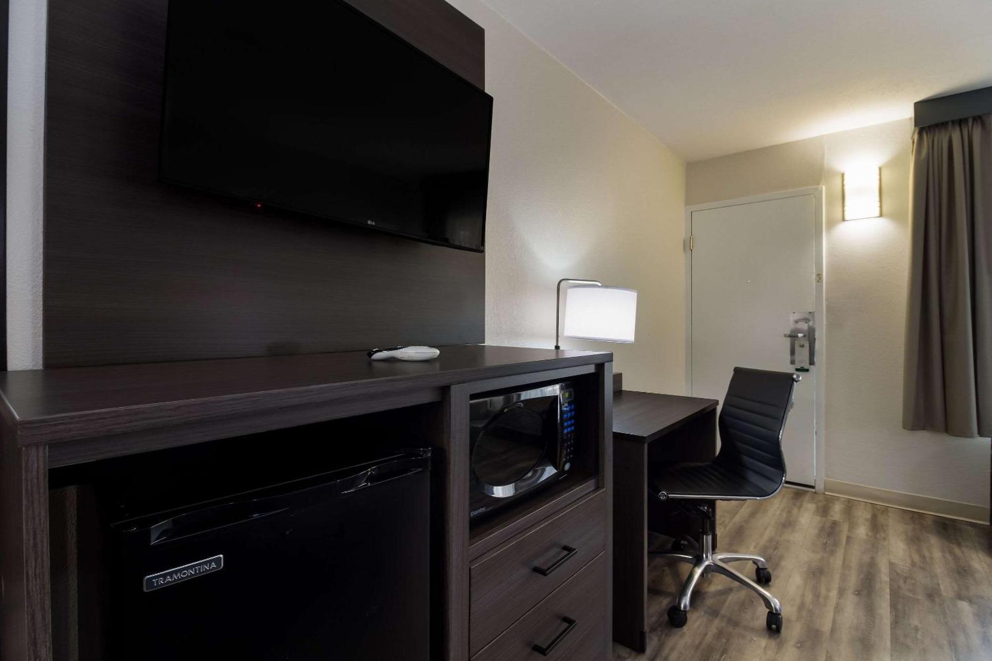 Quality Inn Coliseum Север Чарлстон Экстерьер фото