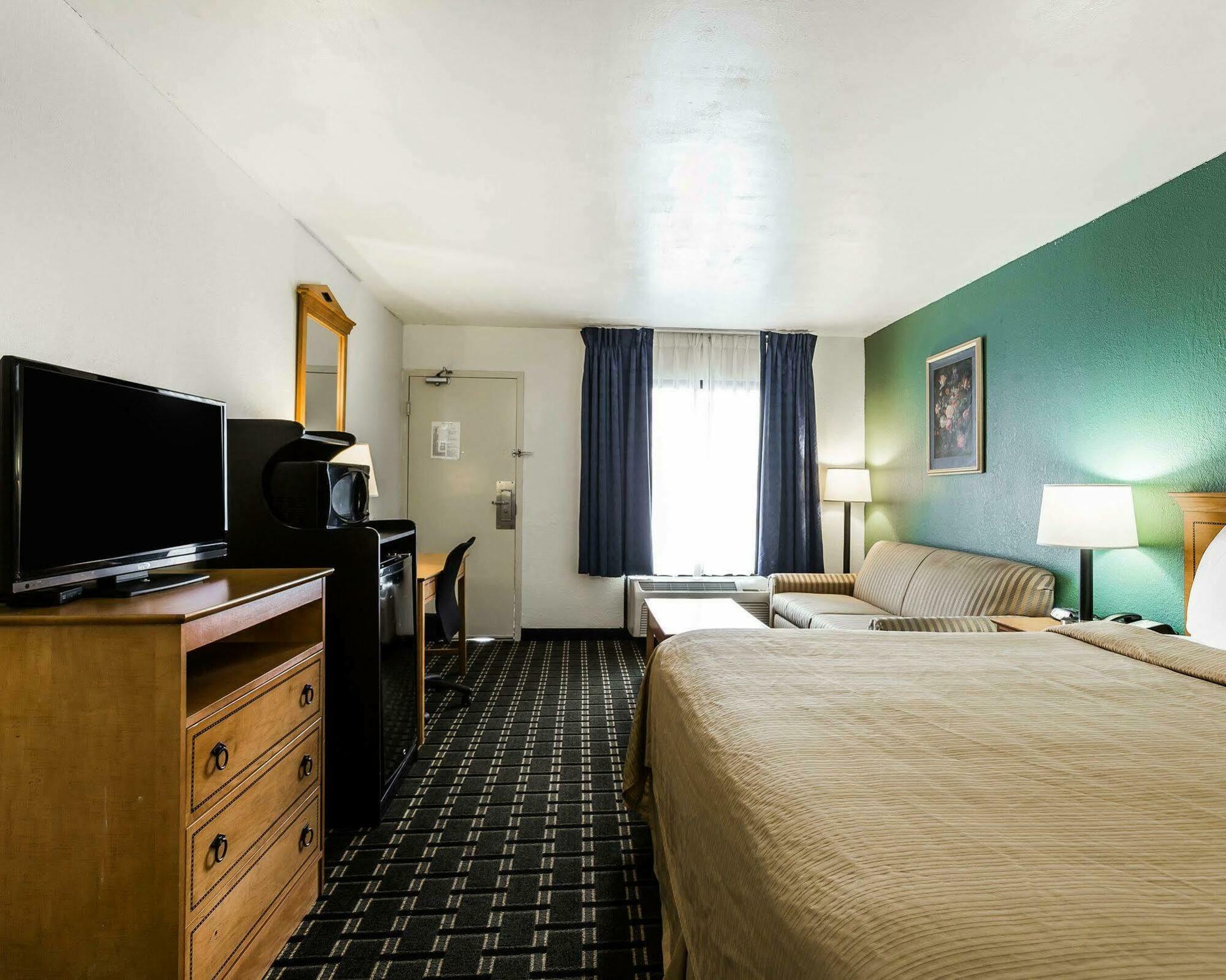 Quality Inn Coliseum Север Чарлстон Экстерьер фото